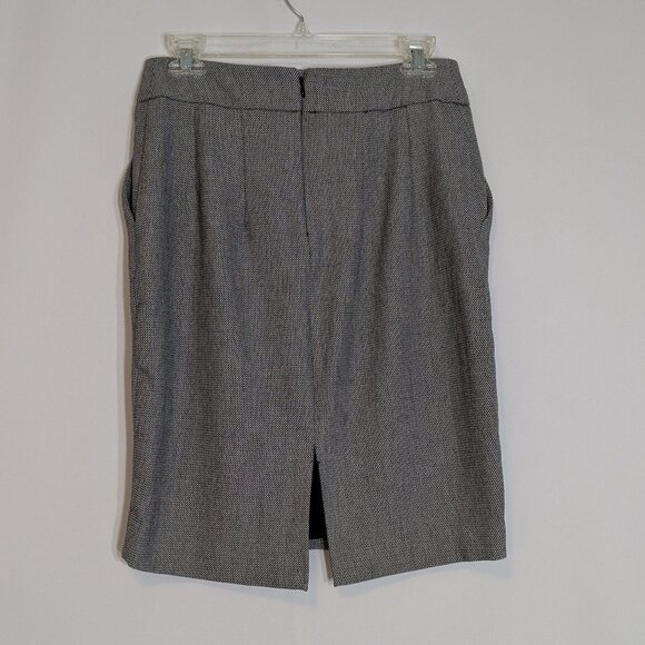 EXPRESS Black/White Tweed Short Straight Skirt w Back Zipper; Size 6 - Picture 2 of 4